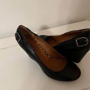 Lucky Brand Black Wedge Shoes with Classic Design